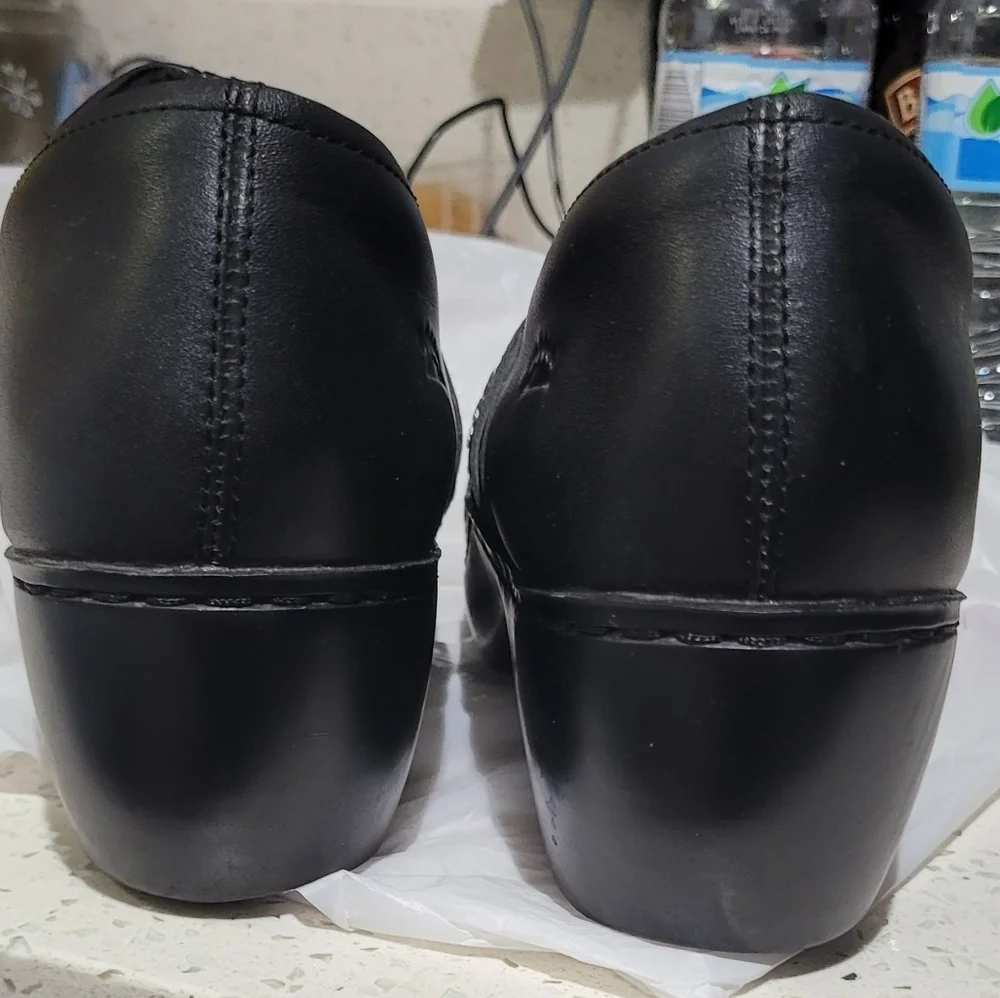 Spring Step Black flower clogs - Picture 5 of 5